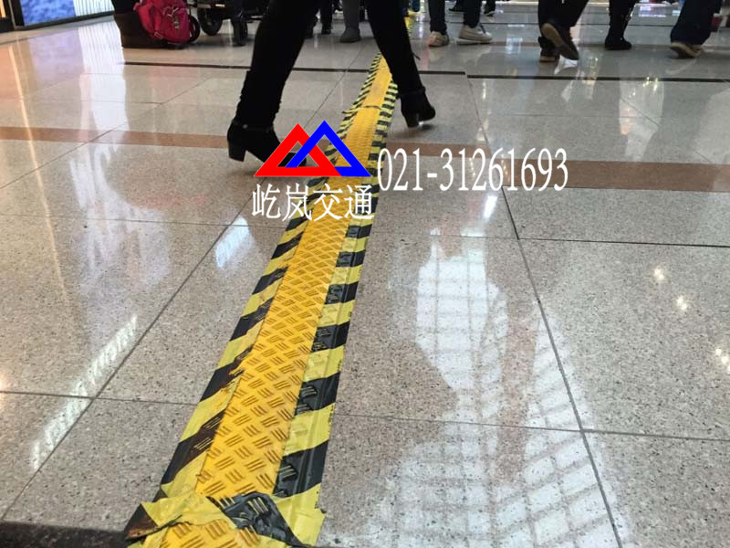 上海万达广场电缆线槽使用