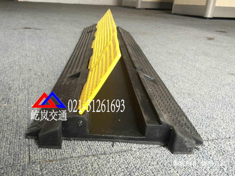 新款橡胶过线桥（一槽）